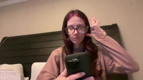 yourstrulylivy online show from March 7, 12:37 am
