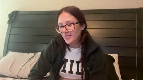 yourstrulylivy online show from September 18, 4:20 pm