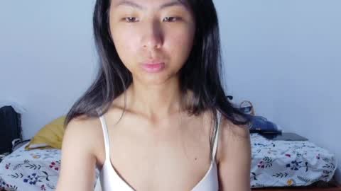 Snapshot of yoursweetestkiwi chatting on April 22, 2:36 am Kiwi online show from April 22, 2:36 am