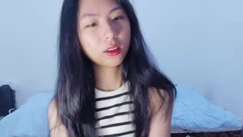 Snapshot of yoursweetestkiwi chatting on May 1, 1:21 am Kiwi online show from May 1, 1:21 am