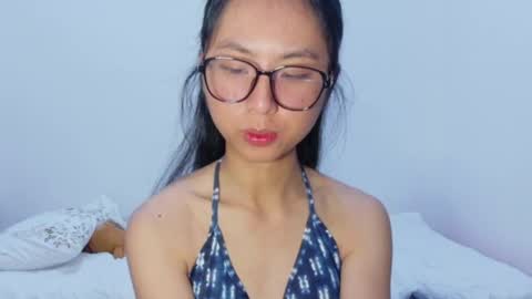 Snapshot of yoursweetestkiwi chatting on June 10, 3:00 pm Kiwi online show from June 10, 3:00 pm