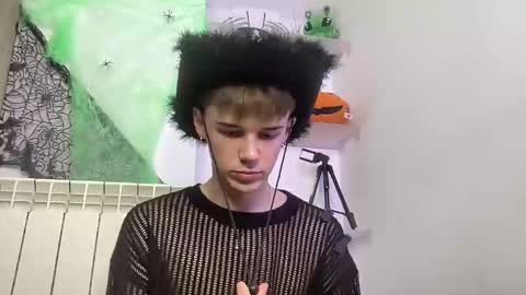 yoursweetyguy online show from October 29, 4:42 pm