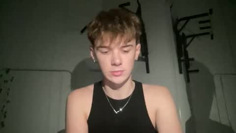 yoursweetyguy online show from December 18, 2:23 pm