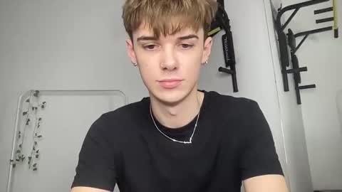 yoursweetyguy online show from December 22, 2:14 pm