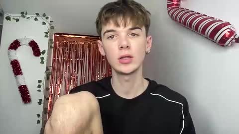 Snapshot of yoursweetyguy chatting on February 11, 2:44 pm yoursweetyguy online show from February 11, 2:44 pm