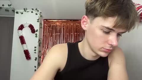 Snapshot of yoursweetyguy chatting on February 12, 5:30 pm yoursweetyguy online show from February 12, 5:30 pm