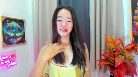 Snapshot of yourtinybunny chatting on April 6, 6:14 am yourtinybunny online show from April 6, 6:14 am