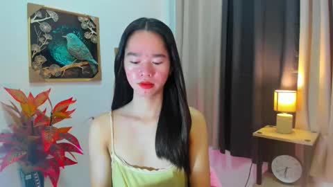 Snapshot of yourtinybunny chatting on April 12, 10:20 am yourtinybunny online show from April 12, 10:20 am