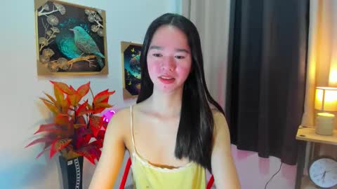 Snapshot of yourtinybunny chatting on April 14, 10:49 pm yourtinybunny online show from April 14, 10:49 pm