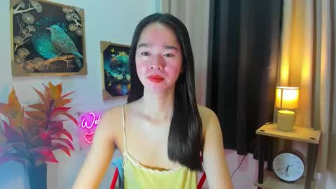 Snapshot of yourtinybunny chatting on April 15, 10:55 am yourtinybunny online show from April 15, 10:55 am