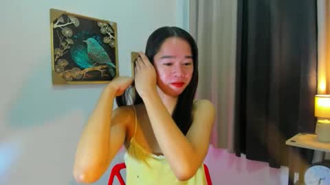 Snapshot of yourtinybunny chatting on May 11, 10:21 am yourtinybunny online show from May 11, 10:21 am