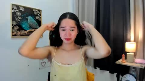 Snapshot of yourtinybunny chatting on June 7, 11:03 am yourtinybunny online show from June 7, 11:03 am