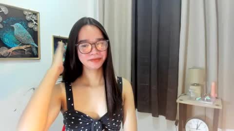 yourtinybunny online show from July 4, 12:22 pm