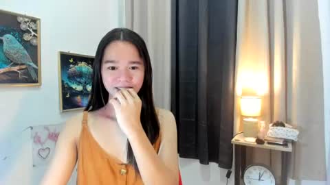 yourtinybunny online show from July 12, 2:13 am