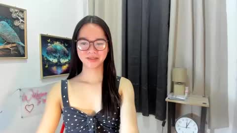 yourtinybunny online show from July 16, 12:27 am