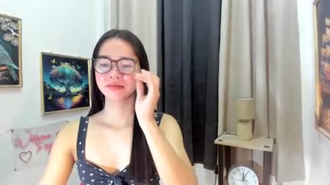 yourtinybunny online show from July 29, 11:19 am