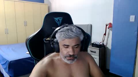 Snapshot of yourtoytoyoumaster3 chatting on December 19, 6:26 pm yourtoytoyoumaster3 online show from December 19, 6:26 pm