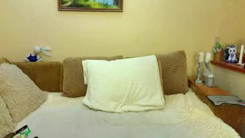 Snapshot of yourxqueen chatting on March 11, 6:08 am YourXQueen online show from March 11, 6:08 am