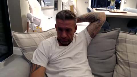 You want us 69 online show from December 5, 9:39 pm