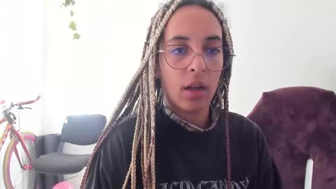 Snapshot of youwishtobeme chatting on January 27, 10:06 pm elizabeth ju online show from January 27, 10:06 pm