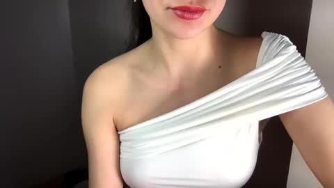 yovaline online show from November 18, 11:58 am