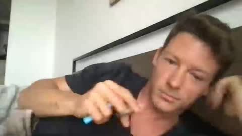 Snapshot of yoyoyo1221 chatting on February 15, 10:06 pm yoyoyo1221 online show from February 15, 10:06 pm