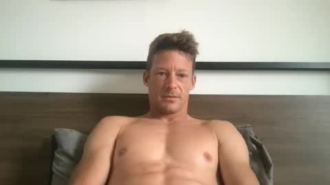 Snapshot of yoyoyo1221 chatting on March 18, 11:41 pm yoyoyo1221 online show from March 18, 11:41 pm