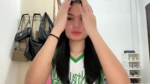 yrdrmgrl_jennie26 online show from February 14, 9:17 am