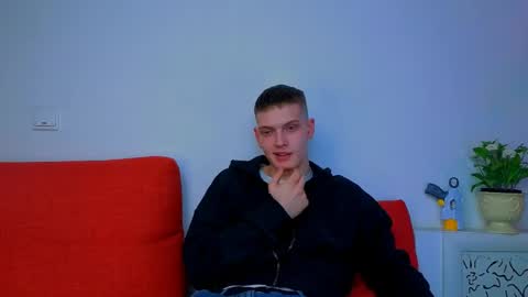 yrshela online show from April 24, 1:52 am