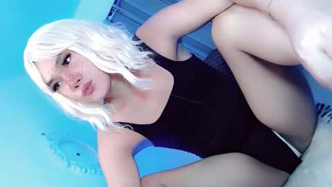 Snapshot of ysabella_love69 chatting on November 17, 6:03 pm ysabella_love69 online show from November 17, 6:03 pm