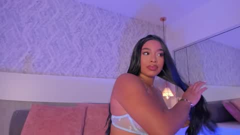 ysabellha online show from February 5, 11:42 pm