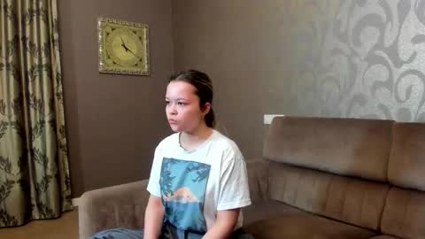 Snapshot of yualles chatting on December 15, 12:09 pm Emily online show from December 15, 12:09 pm