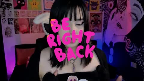    rawr   Anne Independent model      online show from October 15, 8:42 pm