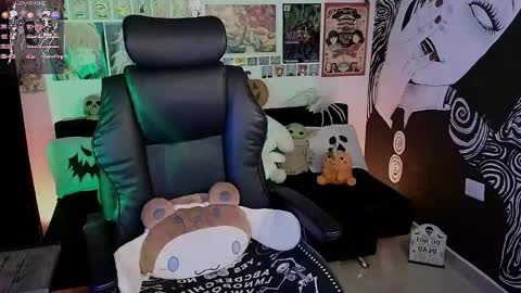    rawr   Anne Independent model      online show from October 19, 12:44 am