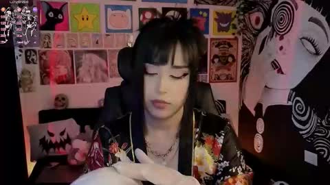    rawr   Anne Independent model      online show from October 28, 8:22 pm