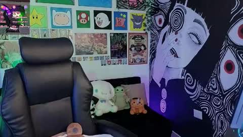    rawr   Anne Independent model      online show from November 7, 6:41 pm