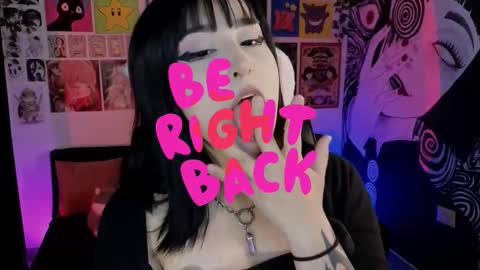    rawr   Anne Independent model      online show from December 15, 5:50 pm