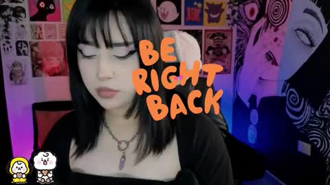    rawr   Anne Independent model      online show from December 18, 5:30 pm