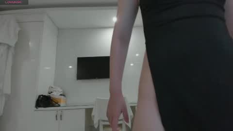 Snapshot of yuki_mii chatting on April 14, 11:05 am Yuki online show from April 14, 11:05 am