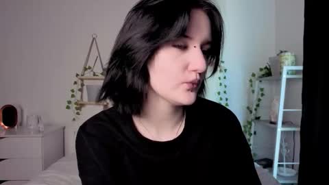 Snapshot of yuki_shiro chatting on March 11, 8:20 am Ellie online show from March 11, 8:20 am