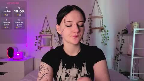 Snapshot of yuki_shiro chatting on March 18, 8:39 am Ellie online show from March 18, 8:39 am