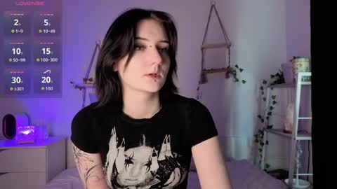 Snapshot of yuki_shiro chatting on March 25, 7:14 am Ellie online show from March 25, 7:14 am