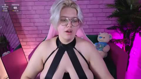 Snapshot of yukiohara chatting on December 3, 9:29 am Yuki online show from December 3, 9:29 am