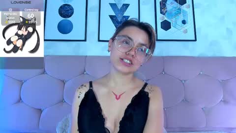 Yukki Kuran online show from February 26, 9:42 am