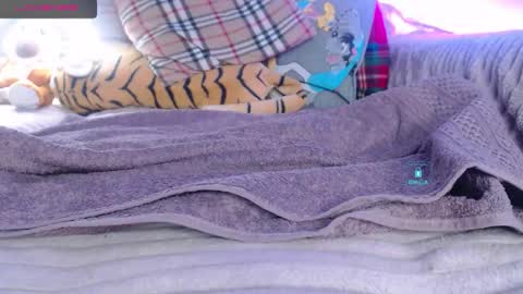 Snapshot of yuli_ya chatting on March 28, 6:40 pm Sweet Pussy online show from March 28, 6:40 pm