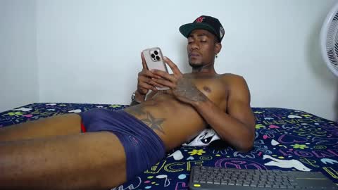 Snapshot of yulian_23 chatting on October 6, 10:12 am Ivan online show from October 6, 10:12 am