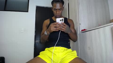 Snapshot of yulian_23 chatting on October 31, 12:22 am Ivan online show from October 31, 12:22 am