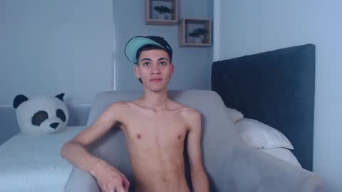 Snapshot of yulian_vasquez chatting on March 3, 12:16 pm yulian_vasquez online show from March 3, 12:16 pm