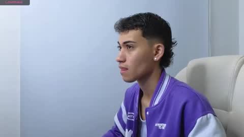 Snapshot of yulian_vasquez chatting on September 15, 12:16 pm yulian_vasquez online show from September 15, 12:16 pm