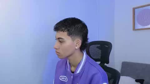 Snapshot of yulian_vasquez chatting on September 22, 12:18 pm yulian_vasquez online show from September 22, 12:18 pm